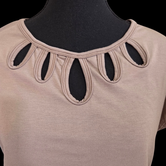 Elegant Taupe Midi Dress Small Unbranded And No Size Tag - Picture 2 of 3